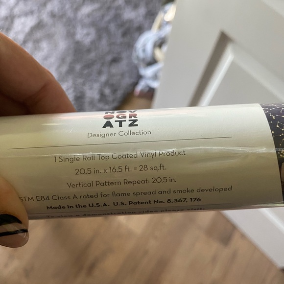 Stick and peel wallpaper - Picture 4 of 4